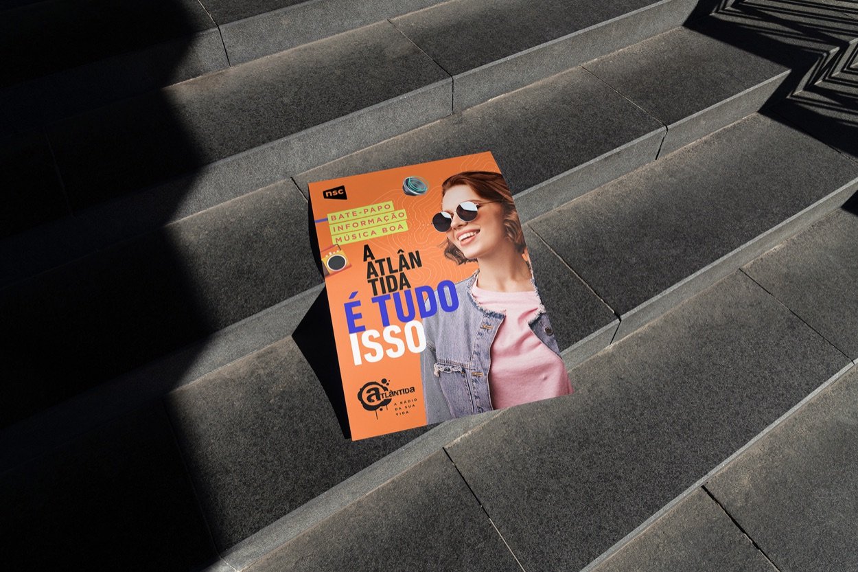 Variação do pôster da campanha Atlântida em outdoor