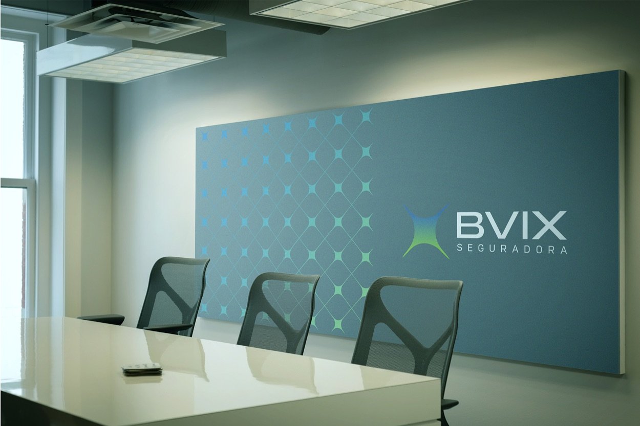 Painel da BVIX em sala de reunião