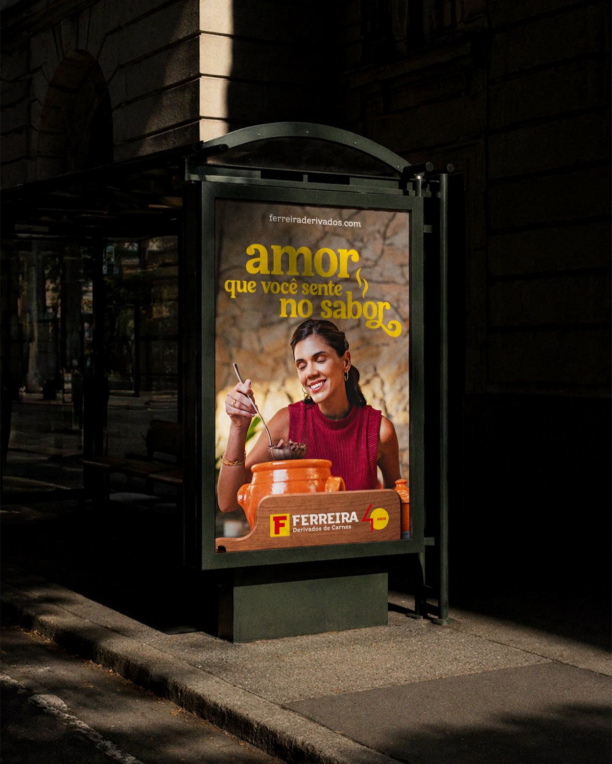 Peça da campanha em mobiliário urbano