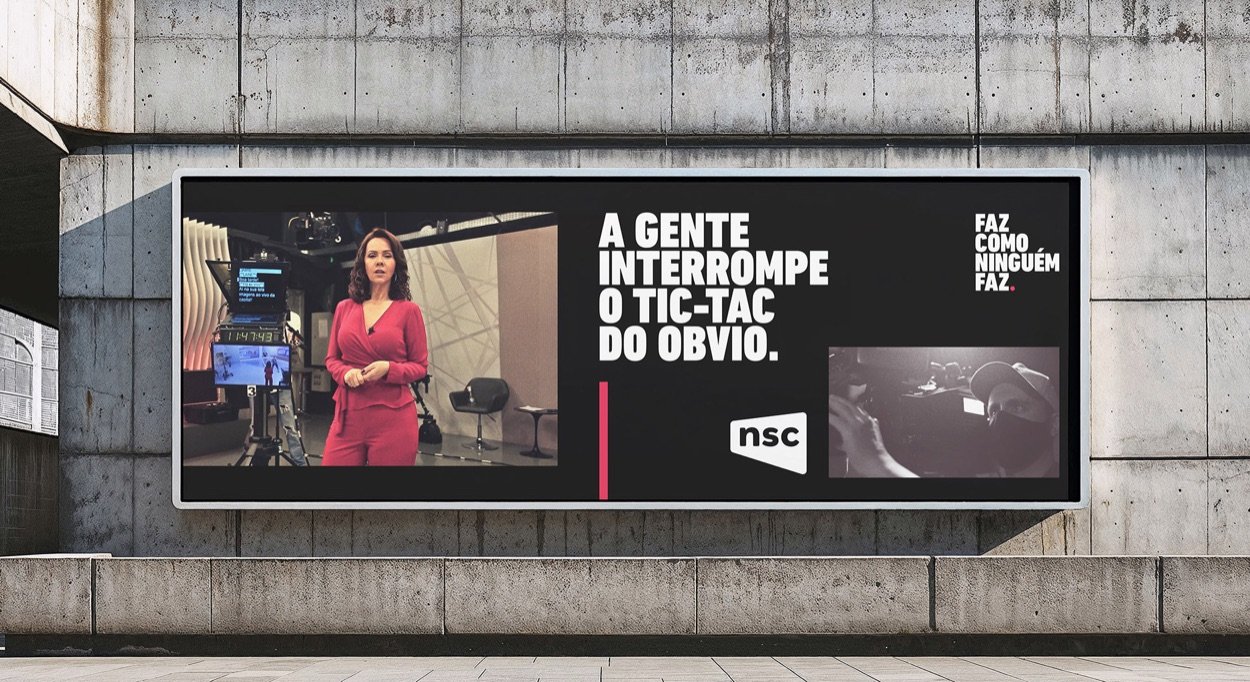 Peça da campanha em abrigo de ônibus