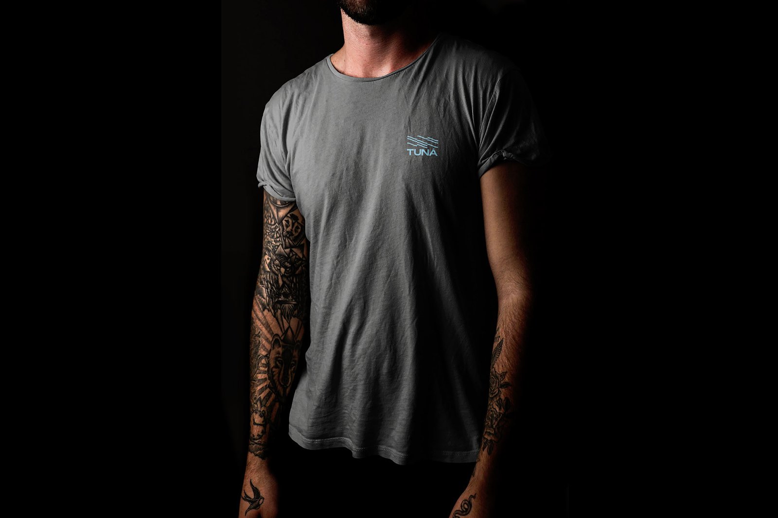 Camiseta com a marca Tuná